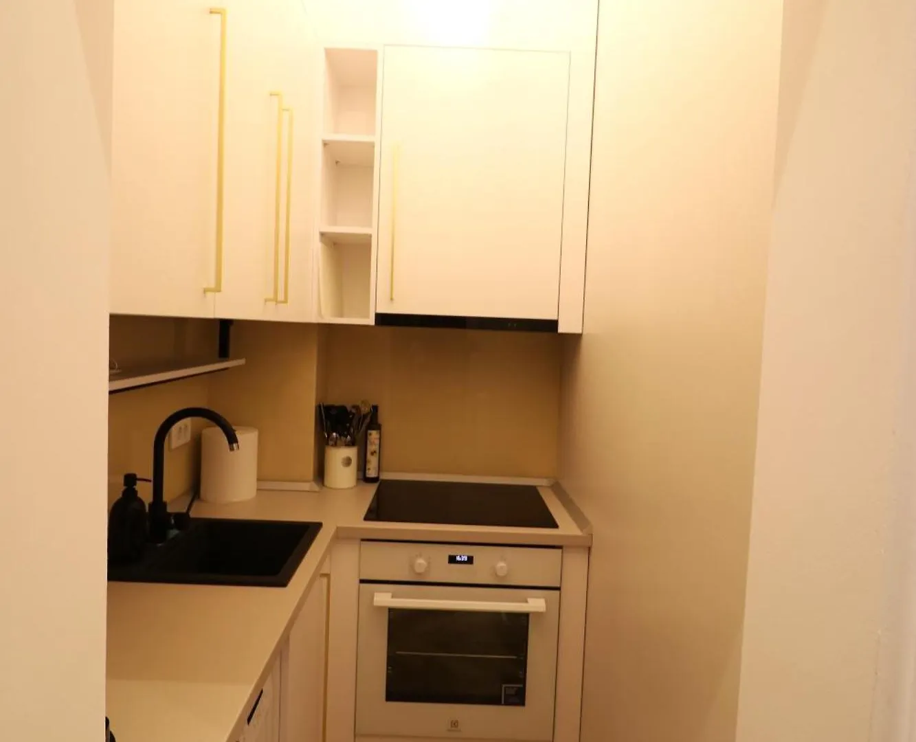 Deluxe Premium Studio Old Town - Free Minibar Bükreş