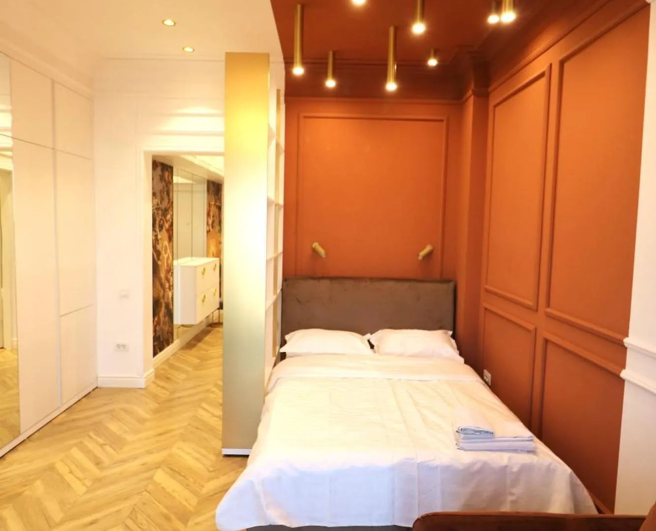 Deluxe Premium Studio Old Town - Free Minibar Bükreş